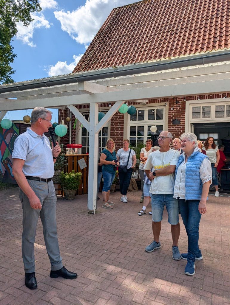 Eröffnung mit Bürgermeister Rolf Claußen