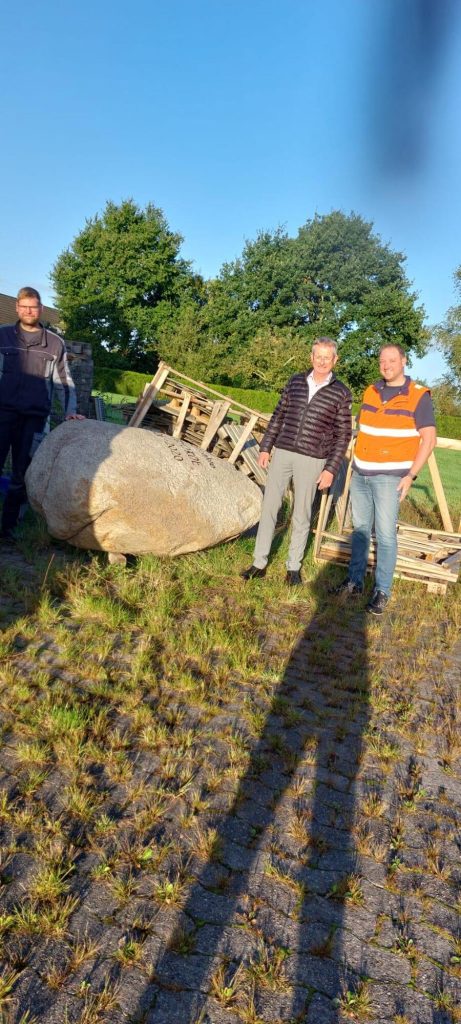 Beschriftung des 600-Jahre-Buttforde-Steins